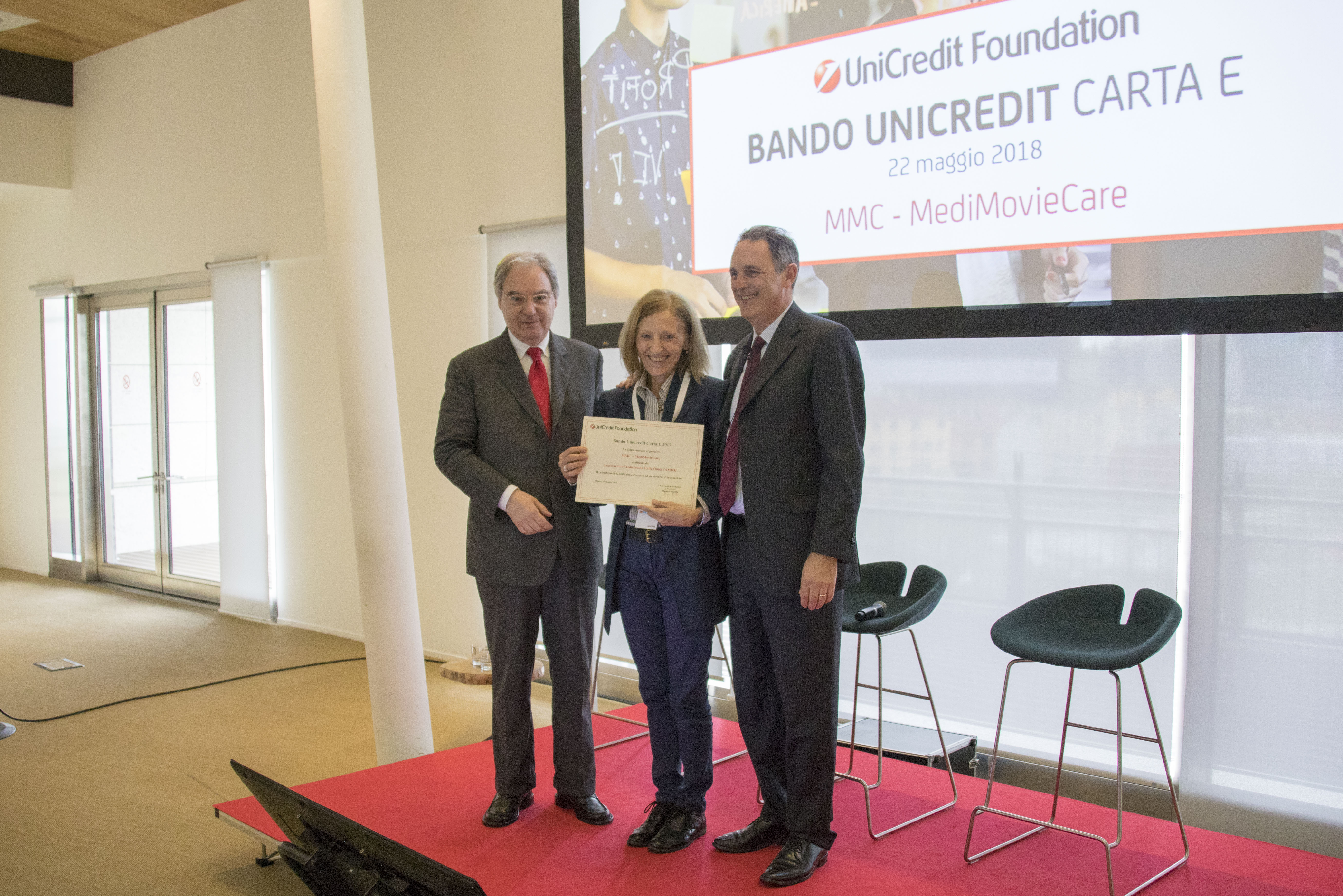 Fulvia Salvi riceve l’attestato per la vincita al bando per il progetto MMC