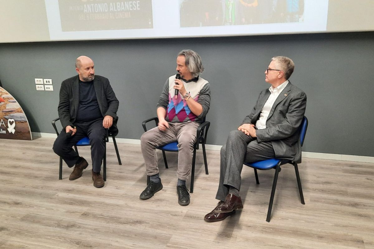 Lavoreremo da grandi e Antonio Albanese in sala MediCinema Ospedale Niguarda 5marzo2026.jpg